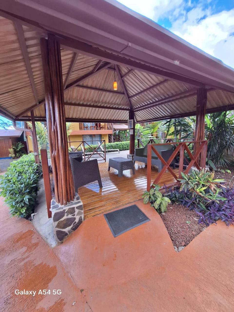 Iris Arenal Hotel La Fortuna Exterior foto