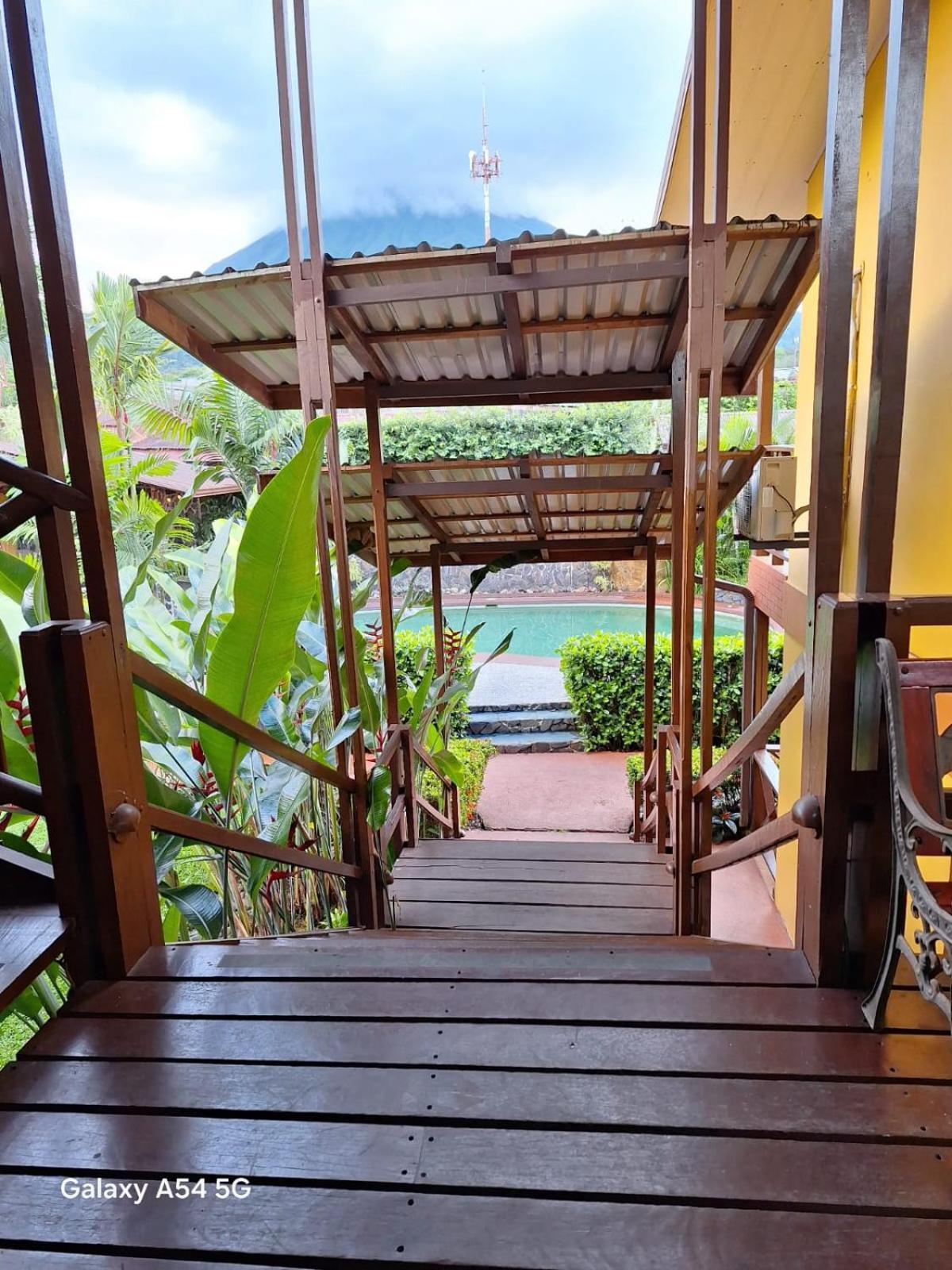 Iris Arenal Hotel La Fortuna Exterior foto